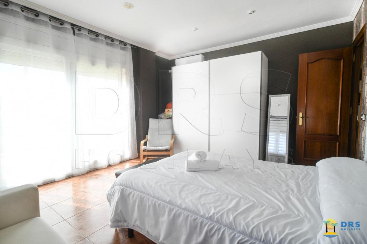 Miraflores-center And Villa Lloret de Mar